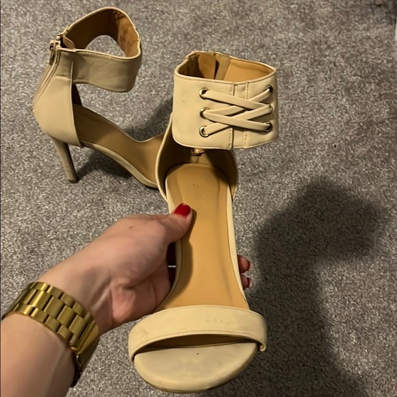 Nude Heels - Picture 2 of 3